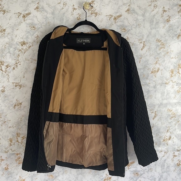Platinum Utex Coat l SIZE M - Picture 3 of 8
